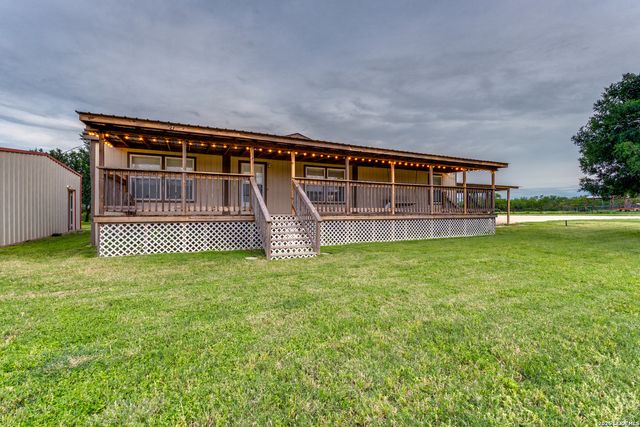 337 DEWEY LN, Seguin, TX 78155