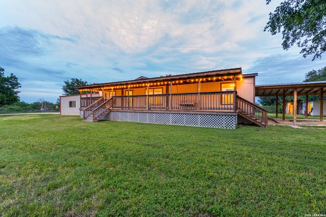 337 DEWEY LN, Seguin, TX 78155