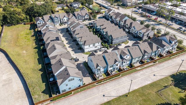 968 Ford Pines Lane, Houston, TX 77091