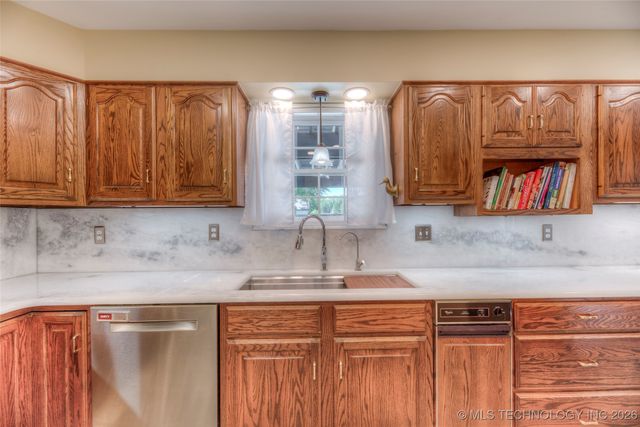 17834 E 93rd Street North, Owasso, OK 74055