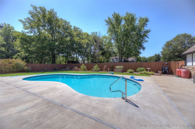 17834 E 93rd Street North, Owasso, OK 74055