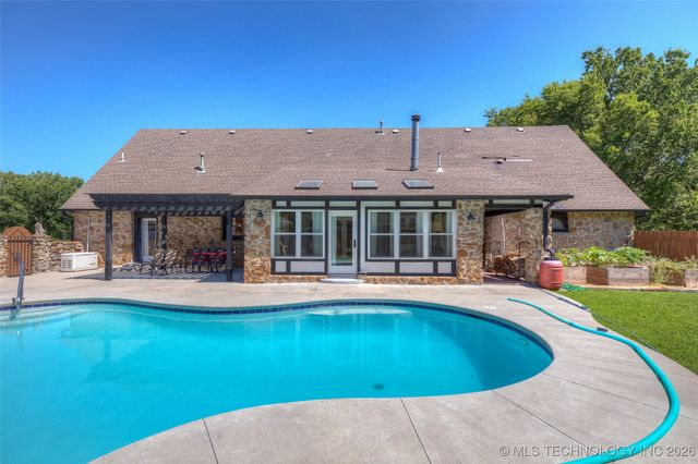 17834 E 93rd Street North, Owasso, OK 74055