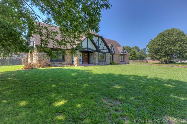 17834 E 93rd Street North, Owasso, OK 74055