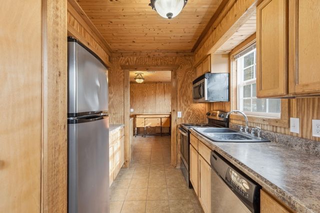 25986 Willow Road, Hermitage, MO 65668