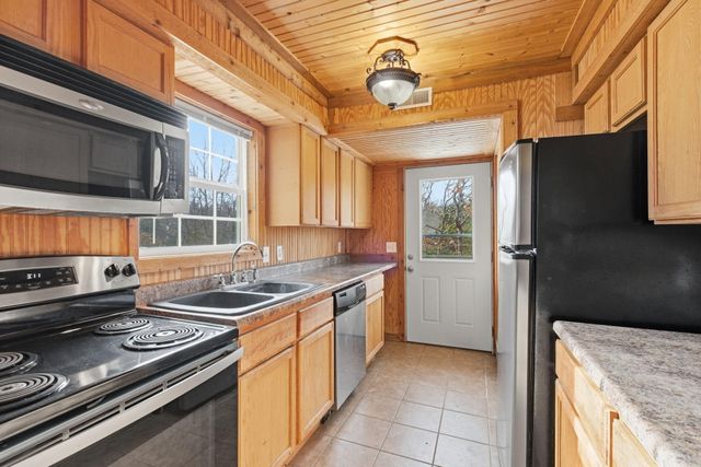 25986 Willow Road, Hermitage, MO 65668