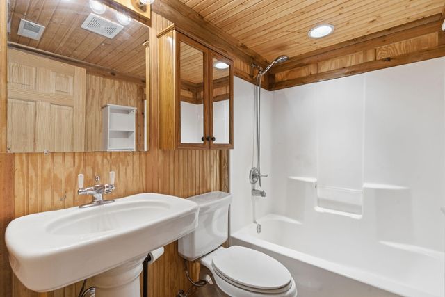 25986 Willow Road, Hermitage, MO 65668