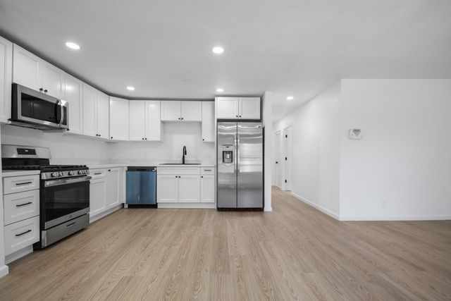 2924 Pock Ln, Stockton, CA 95205