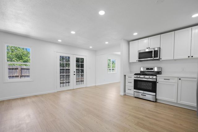 2924 Pock Ln, Stockton, CA 95205