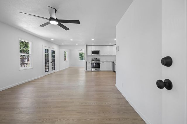 2924 Pock Ln, Stockton, CA 95205