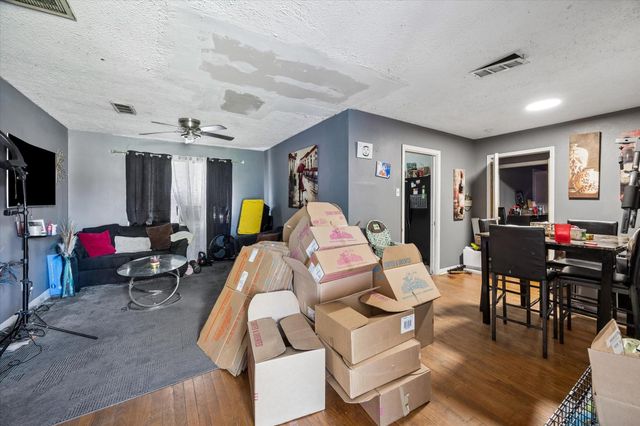 218 Victoria Drive, Houston, TX 77022