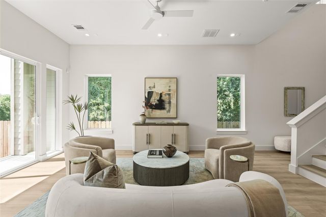 1424 E 33rd Street, Houston, TX 77022