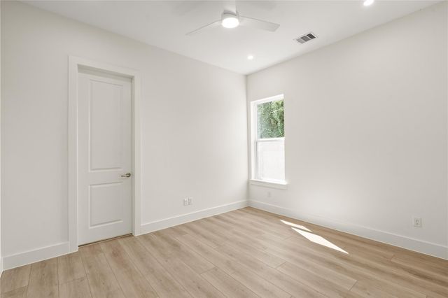 1424 E 33rd Street, Houston, TX 77022