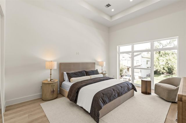 1424 E 33rd Street, Houston, TX 77022
