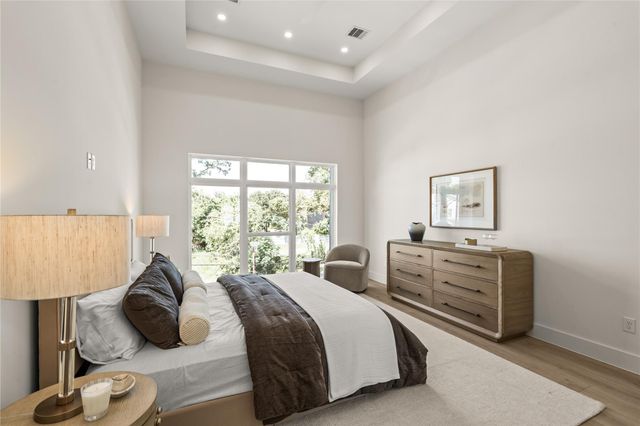 1424 E 33rd Street, Houston, TX 77022