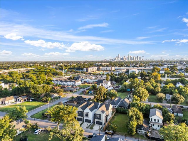 1424 E 33rd Street, Houston, TX 77022