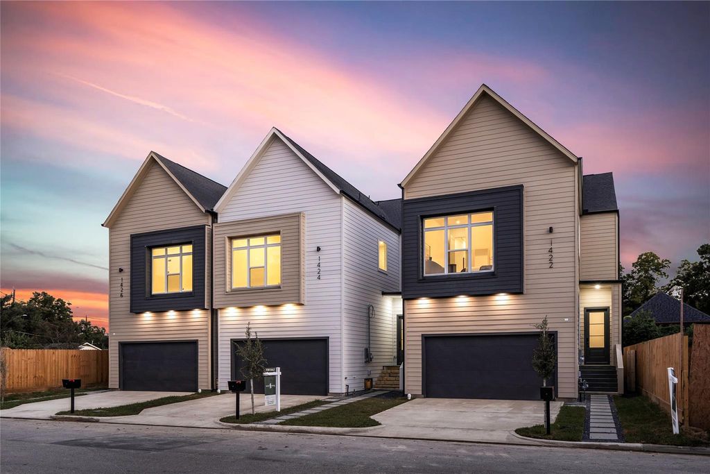 1424 E 33rd Street, Houston, TX 77022