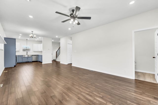 1465 Isaiah Dr, Clarksville, TN 37042