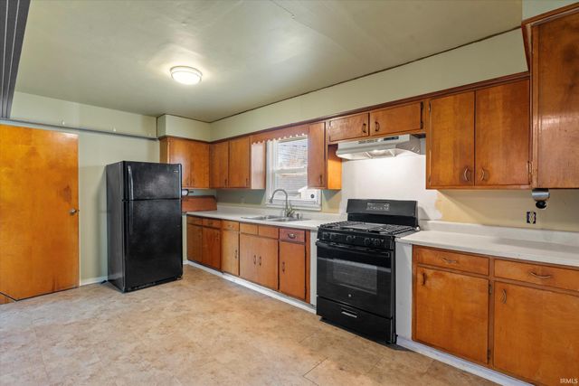 1650 N Meade Street, South Bend, IN 46628