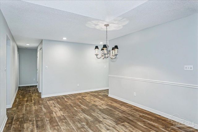 5073 Leeward Dr, Pensacola, FL 32507