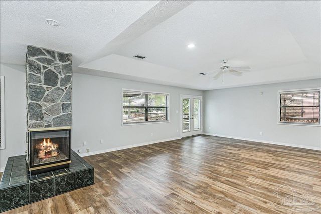 5073 Leeward Dr, Pensacola, FL 32507