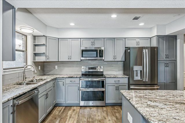 5073 Leeward Dr, Pensacola, FL 32507