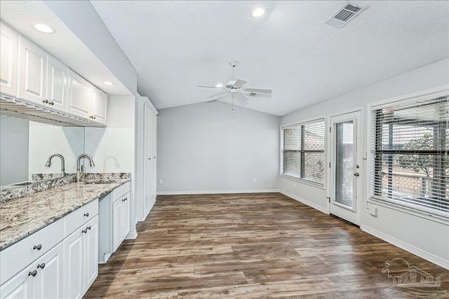 5073 Leeward Dr, Pensacola, FL 32507