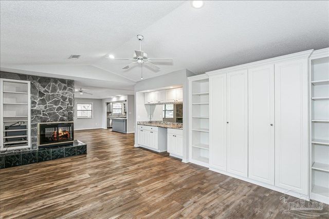 5073 Leeward Dr, Pensacola, FL 32507