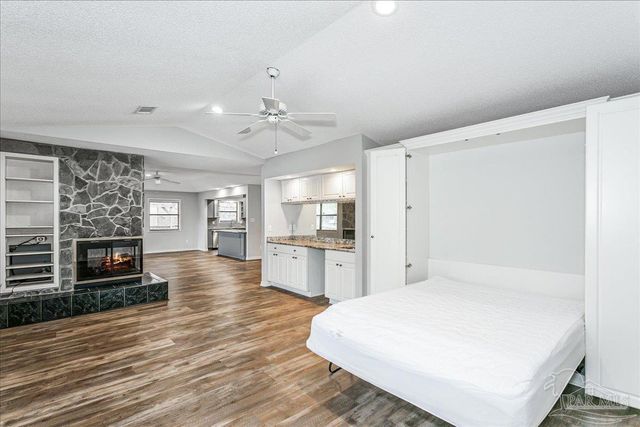 5073 Leeward Dr, Pensacola, FL 32507