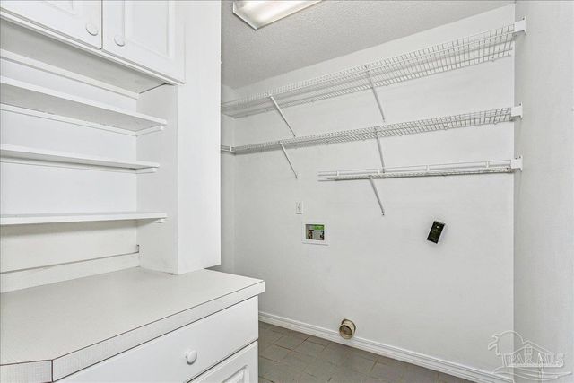 5073 Leeward Dr, Pensacola, FL 32507