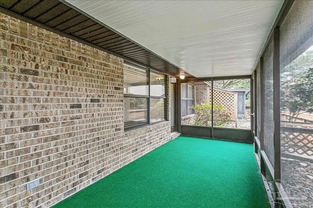 5073 Leeward Dr, Pensacola, FL 32507