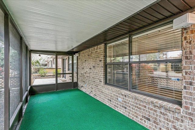 5073 Leeward Dr, Pensacola, FL 32507