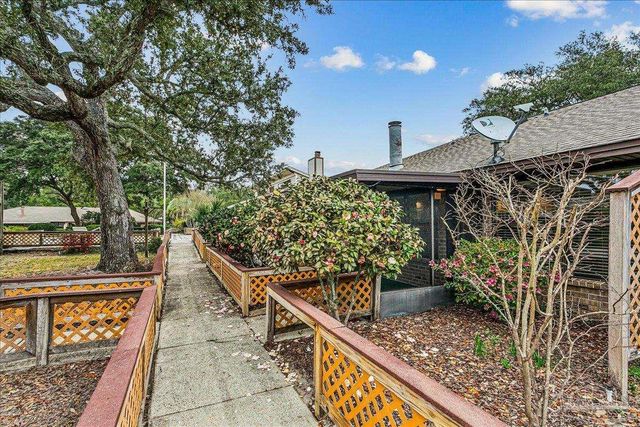 5073 Leeward Dr, Pensacola, FL 32507