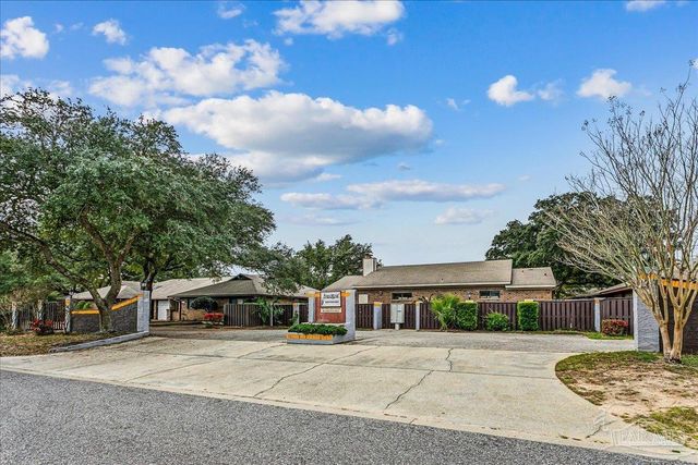 5073 Leeward Dr, Pensacola, FL 32507