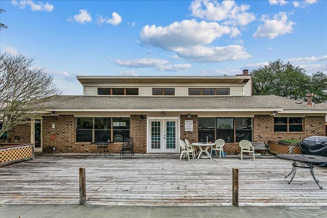 5073 Leeward Dr, Pensacola, FL 32507