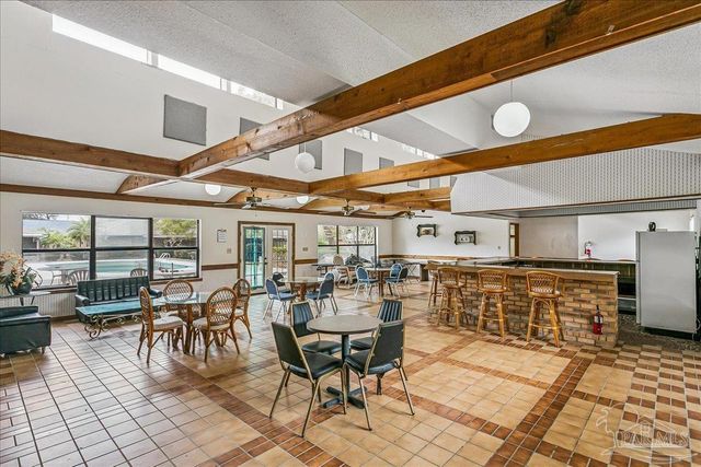 5073 Leeward Dr, Pensacola, FL 32507