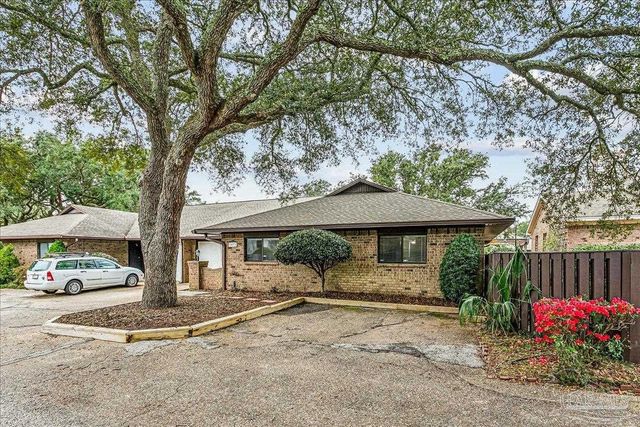 5073 Leeward Dr, Pensacola, FL 32507