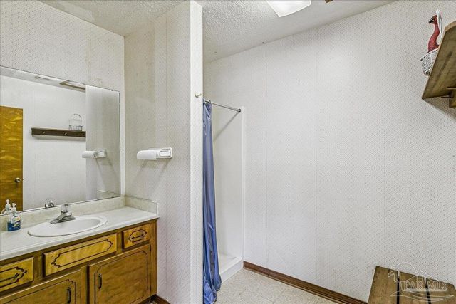 5073 Leeward Dr, Pensacola, FL 32507