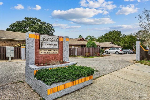 5073 Leeward Dr, Pensacola, FL 32507