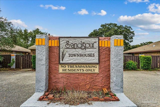 5073 Leeward Dr, Pensacola, FL 32507