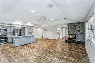 5073 Leeward Dr, Pensacola, FL 32507