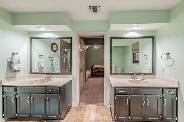 7525 Woodhaven Drive, North Richland Hills, TX 76182