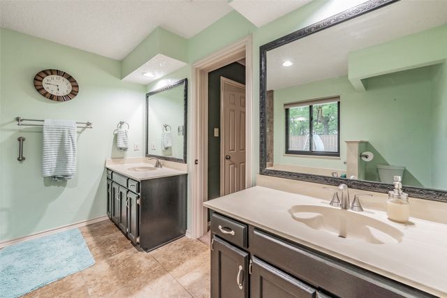 7525 Woodhaven Drive, North Richland Hills, TX 76182