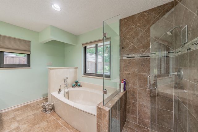 7525 Woodhaven Drive, North Richland Hills, TX 76182