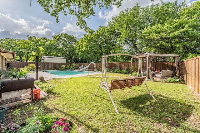 7525 Woodhaven Drive, North Richland Hills, TX 76182