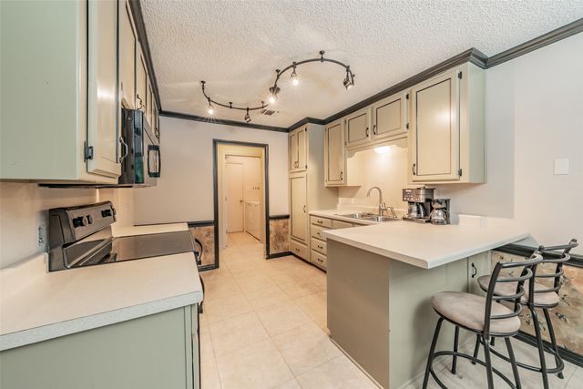 7525 Woodhaven Drive, North Richland Hills, TX 76182