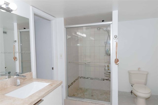 210 SeaView Dr 405, Key Biscayne, FL 33149