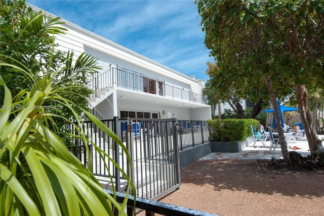 210 SeaView Dr 405, Key Biscayne, FL 33149