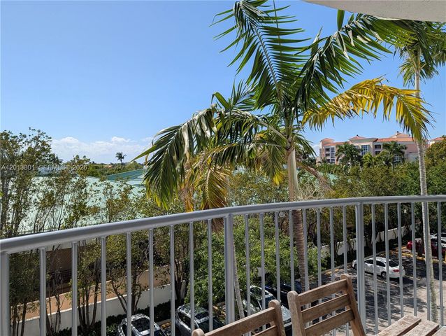 210 SeaView Dr 405, Key Biscayne, FL 33149