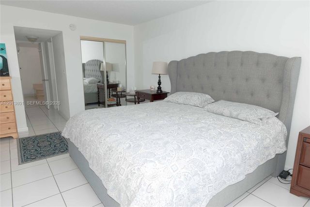 210 SeaView Dr 405, Key Biscayne, FL 33149
