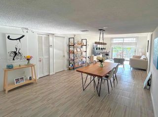 210 SeaView Dr 405, Key Biscayne, FL 33149